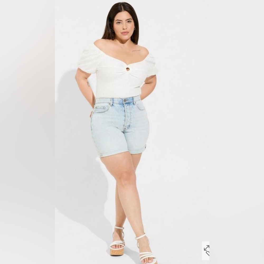 Torrid sz 5 Eyelet Cotton Keyhole Off Shoulder Crop Top NWT